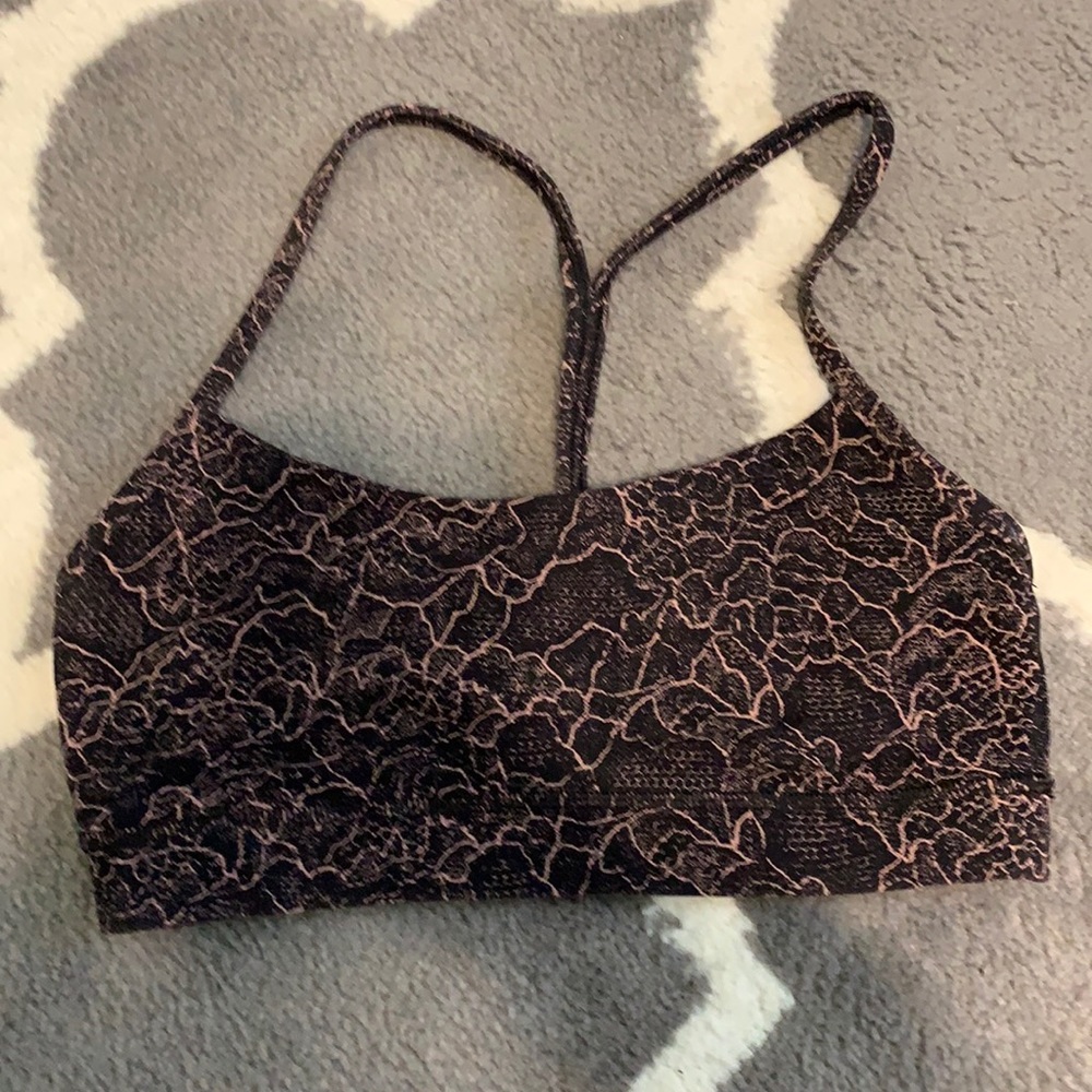 Lululemon sports bra